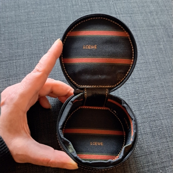 LOEWE black vintage anagram round leather travel jewelry case - Picture 4 of 4